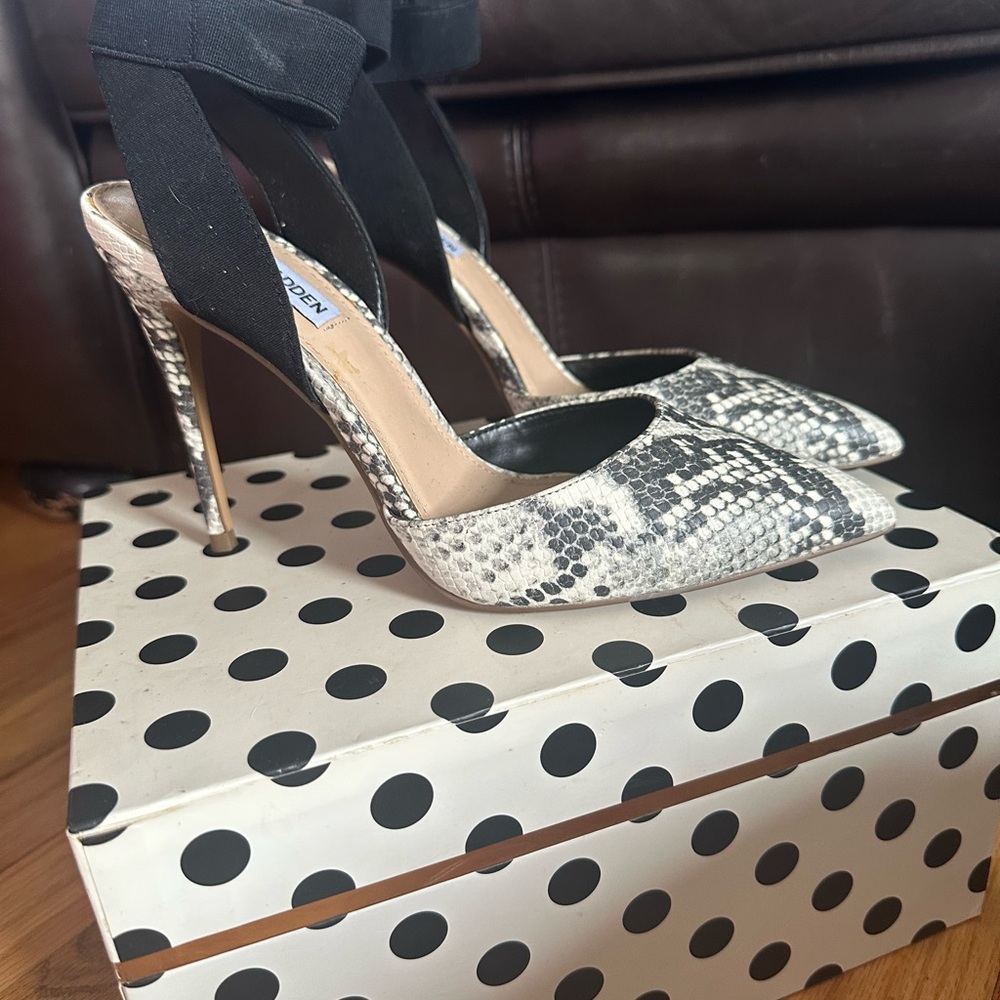 Steve Madden Black and Gray Snakeskin Heels